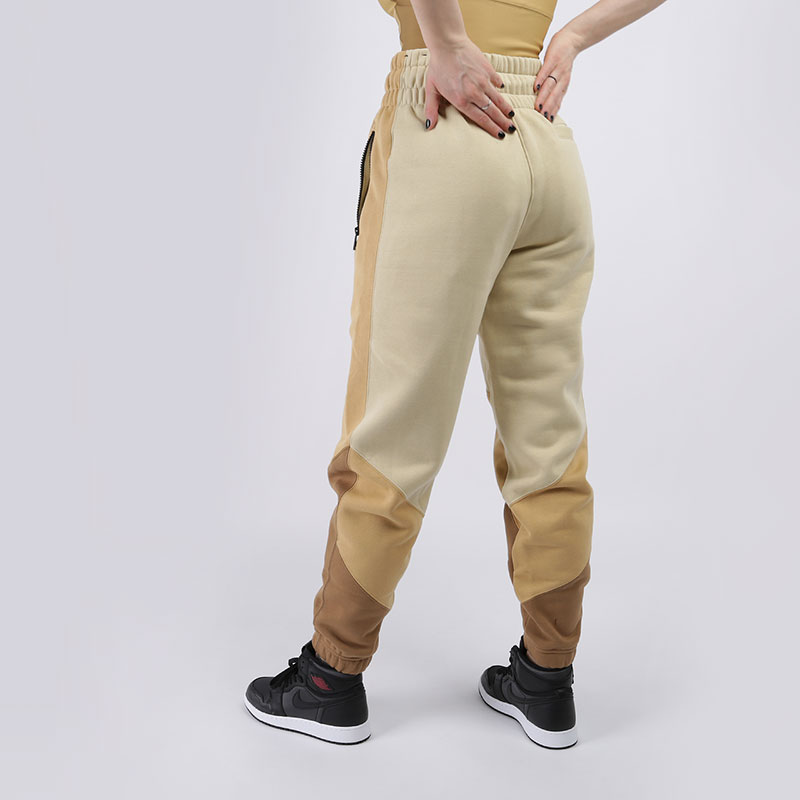 женские бежевые брюки Jordan Women's Fleece Trousers CQ6673-783 - цена, описание, фото 4